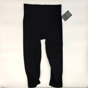 NUX Cropped black legging L NWT